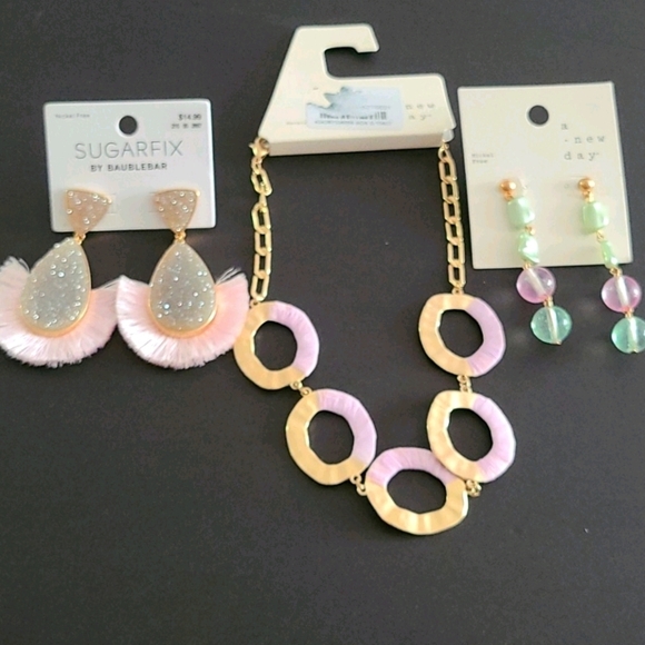 Necklace and earrings - Picture 1 of 10